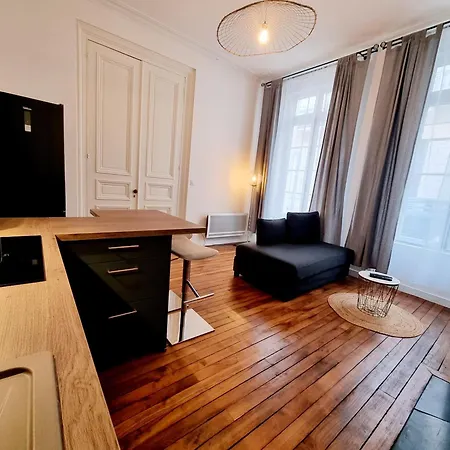 Plateau D'angouleme Proche Bus Et Commerces أنغوليم